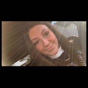 Meet your Posher, Hailey